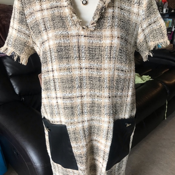 Vneck Tweed like Sheath Dress - Picture 2 of 6